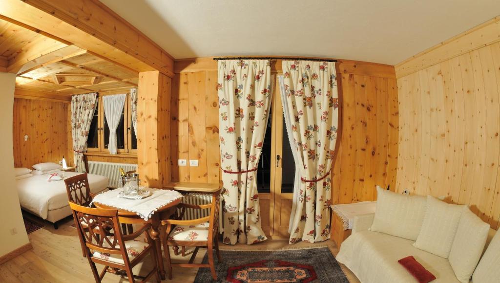 Hotel Baita Fiorita サンタ・カテリーナ・ヴァルフルヴァ 部屋 写真